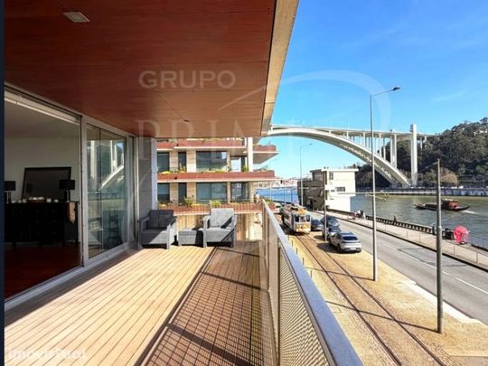 Apartamento T5 em Porto - Foto 1