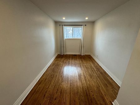 For Lease - 17 Avis Crescent Unit# Main, Toronto, Ontario - Photo 2