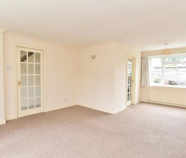 3 bedroom end of terrace house to rent - Photo 3