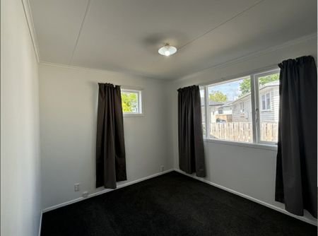 Tidy 3 Bedroom Home in Melville - Photo 2