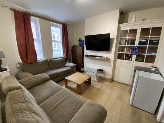 5 bedroom house to rent - Photo 1