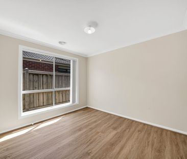 Beautifully Renovated Modern family home in an enviable location - Photo 6