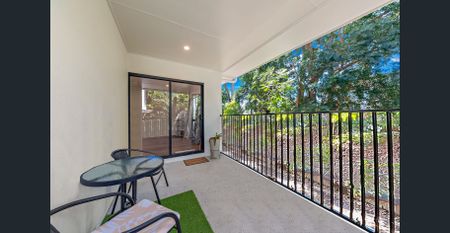 Huge 2 Bedroom Unit...Electricity Included! Fantastic Location! - Photo 5