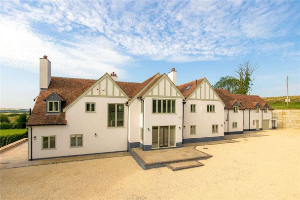 Edwardian Home with Stylish interiors in the village of Kineton. - Photo 1