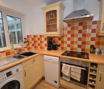 2 bedroom terraced house to rent - Photo 4