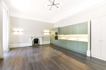 A fantastic one bedroom lateral apartment located on a popular street in Chelsea moments from all the local amenities. - Photo 4