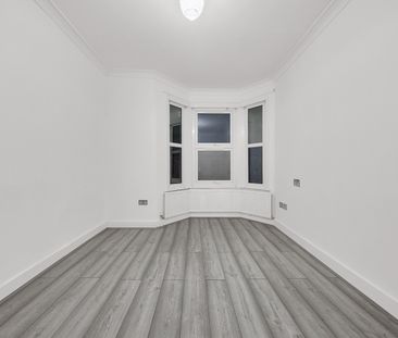 3 Bed Terraced House, Francis Avenue, IG1 - Photo 4