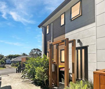 As new 1 Bedroom Townhouse with your own slice of green - Photo 2