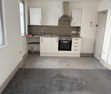 Studio to rent - Photo 1