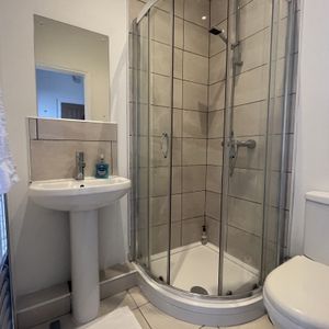 Coldcotes Avenue - Photo 2