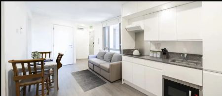 3 Bed Apartment - Photo 4