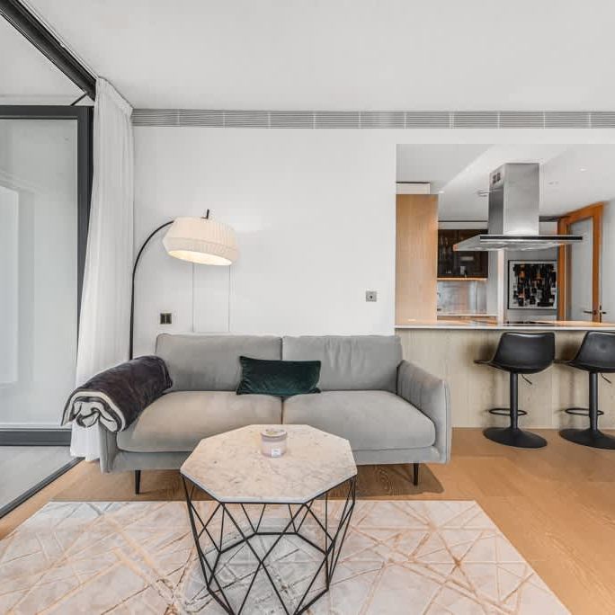 Nine Elms Lane River Park Tower SW8 - Photo 1