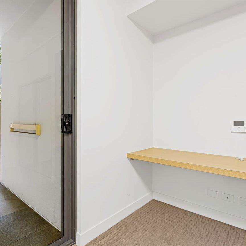 Mirvac Built | Great Location | Large Living Area | Huge Courtyard - Photo 1