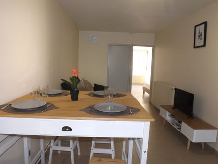 Location Appartement 4 pièces 55m² ST OMER 62500 - Photo 3