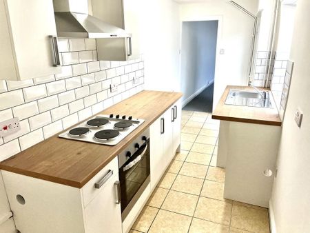 2 bedroom terraced house to rent - Photo 4