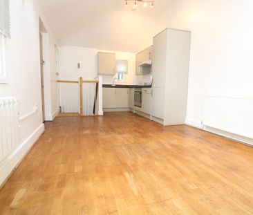 High Street, Dorking - 1 bedroomProperty for lettings - Seymours - Photo 3