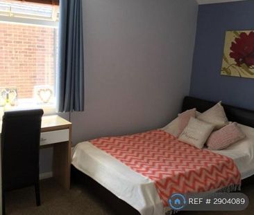 1 bedroom in a house share to rent - Photo 2
