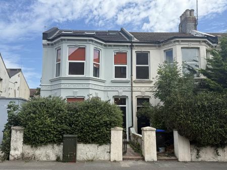 1 bedroom in a house share to rent - Photo 3