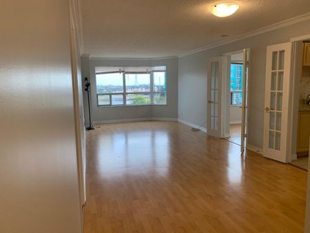 For Lease - 25 Kingsbridge Garden Circle Unit# 517, Mississauga, Ontario - Photo 3