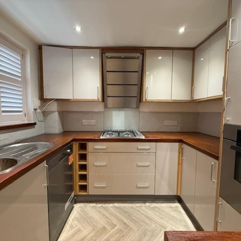 2 bedroom terraced house to rent - Photo 1