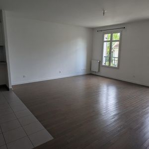 location Appartement T3 DE 64m² À ANDRESY - Photo 2