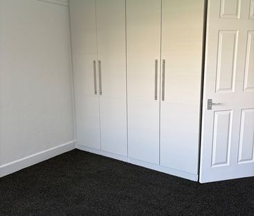 2 Bed Flat, Cameford Court, SW2 - Photo 1