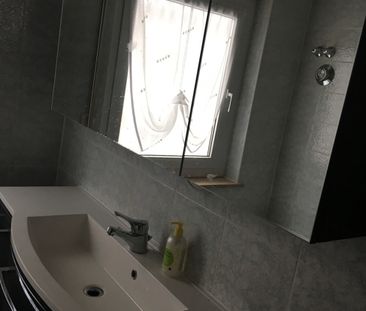 Helle und ruhige 3 Zim. Wohnung mit großem Balkon - Photo 5