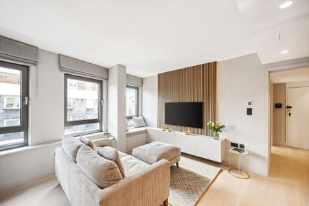A superb modern apartment to let in Kensington, W8. - Photo 3