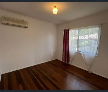“Highset house with a large yard in Wacol” - Photo 3