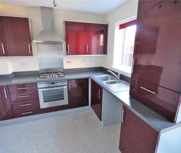 2 bedroom end of terrace house to rent - Photo 4