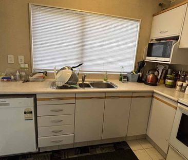 2-Bedroom Townhouse in Mount Cook - Photo 4