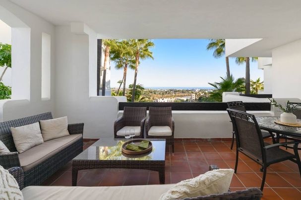 2 bedroom luxury Flat for rent in Benahavís, Spain - Photo 1