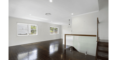 DUAL LIVING 4BRM , POOL, SOLAR ELEC., DUCTED AIR COND. - Photo 4