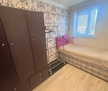 Symons Close - Photo 4