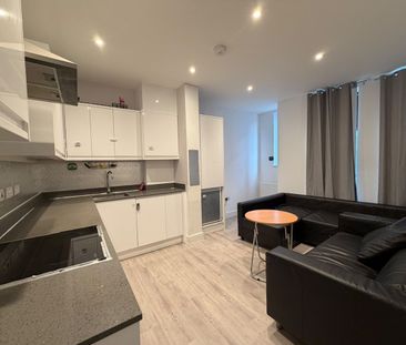 3 Bed Flat, London Road, CR0 - Photo 5