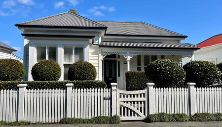 *Discover Your Dream Home in the Heart of Devonport Village* - Photo 5