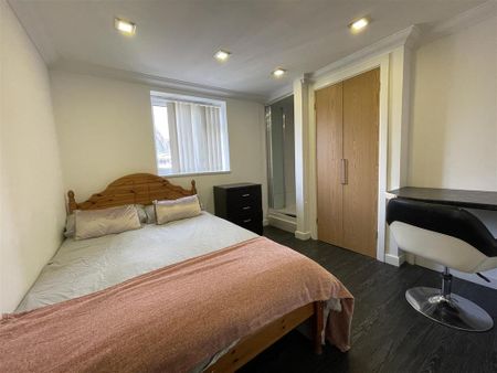 5 bedroom apartment to rent - Photo 3