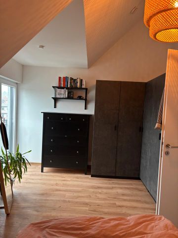 Lichtdurchflutete Dachgeschosswohnung / 3 ZKB / Schnell verfügbar - Foto 4