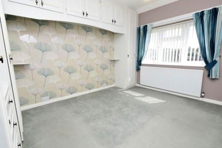 3 bedroom semi-detached house to rent - Photo 4