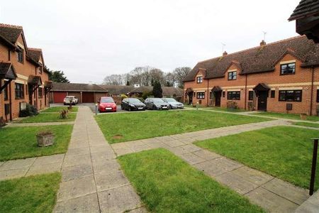 St. Lukes Way, Emmer Green, Reading, RG4 - Photo 3