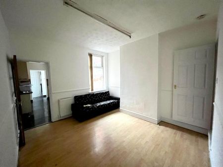 3 bedroom terraced house to rent - Photo 3