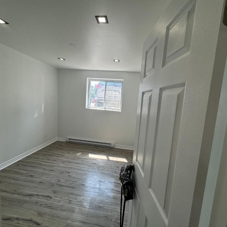 3 Bedroom - Photo 1
