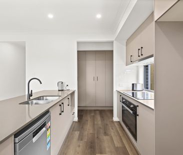 8 Positano Street, Morayfield, Qld 4506 - Photo 4