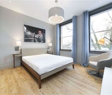 Immaculate two bedroom flat on Chiswick High Road. Modern throughou... - Photo 5