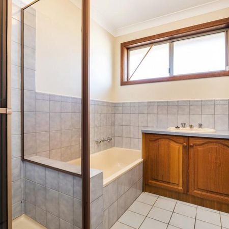 Big Unit, Quiet Location! - Photo 5