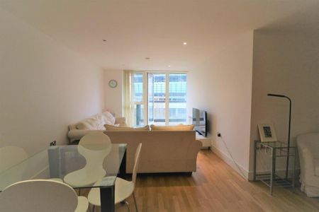 2 bedroom apartment to rent - Photo 3