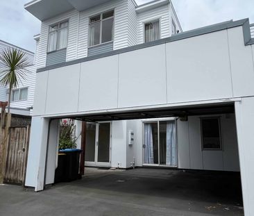 Terrace Home in Prime Location, St Lukes! - Photo 1