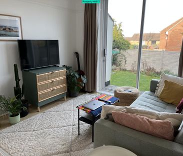 3 bedroom end of terrace house to rent - Photo 1