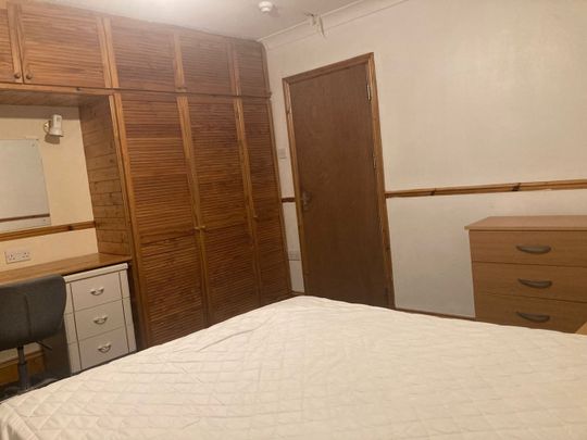 Room in a Shared House, Cambridge Road, E11 - Photo 1