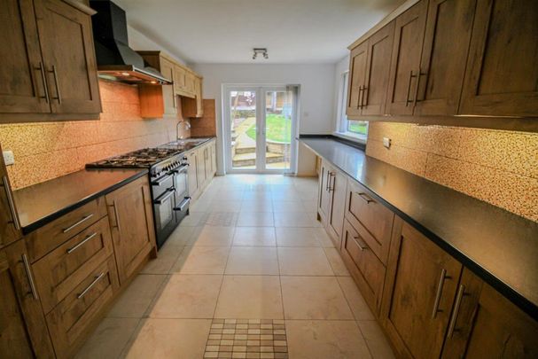 4 bedroom detached house to rent - Photo 1